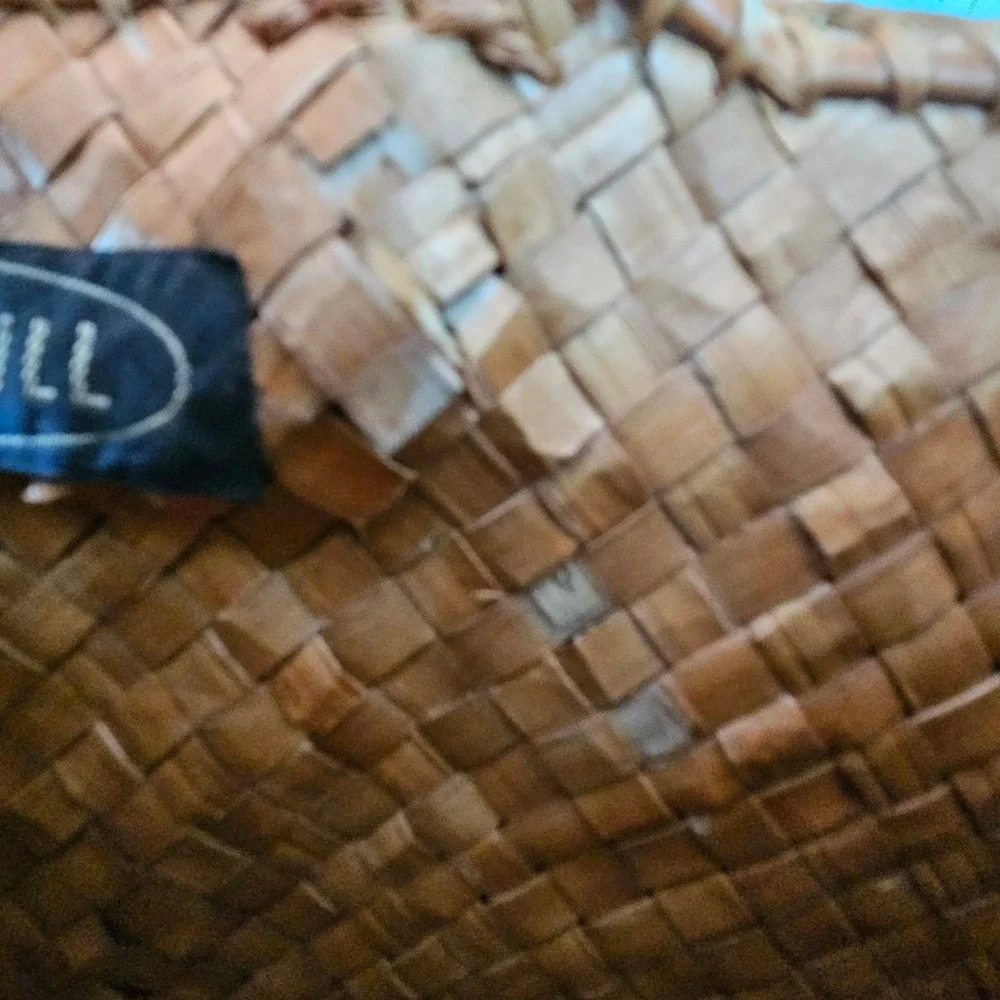 Lois Hill Woven Straw Basket Tote Bag Cowrie Shell Flower Bamboo Handle Brown